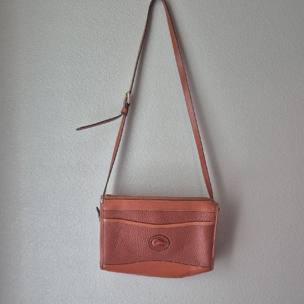 Elegant Brown Leather Crossbody Bag